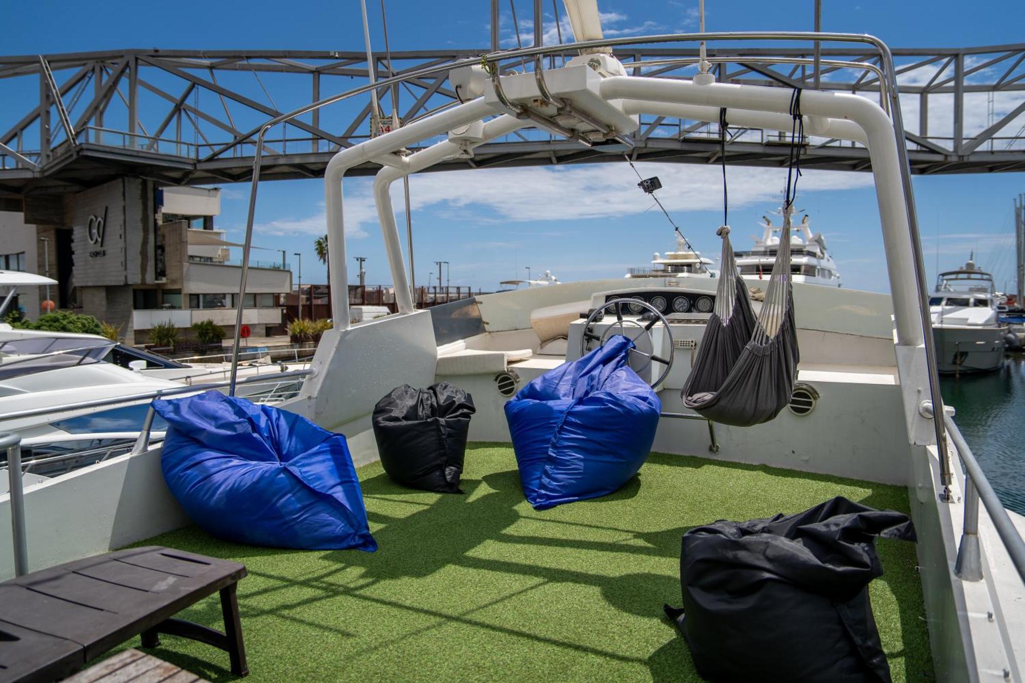Hotel Boat Aloha Sant Adria de Besos Exterior foto